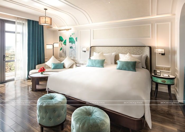 Giường ngủ khách sạn Royal